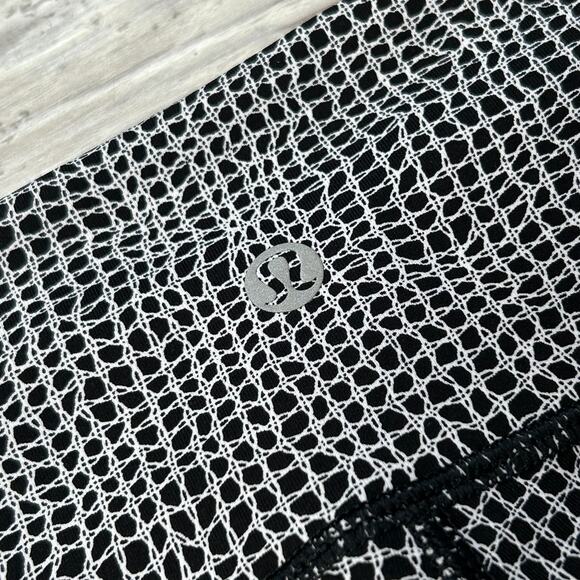 Lululemon Wunder Under Leggings Size 4 Black White Mini Pop Stripe Hi-Rise 7/8 - Picture 6 of 7